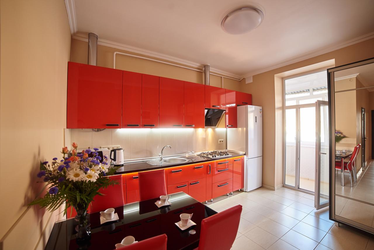 2 Bedrooms Apartment 150M From Opera House Lviv Ngoại thất bức ảnh