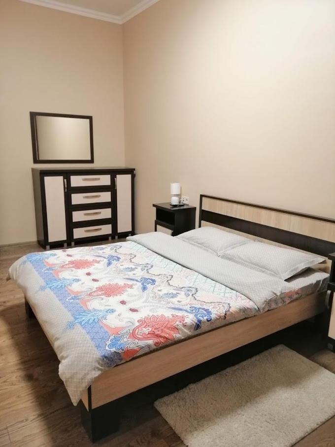 2 Bedrooms Apartment 150M From Opera House Lviv Ngoại thất bức ảnh